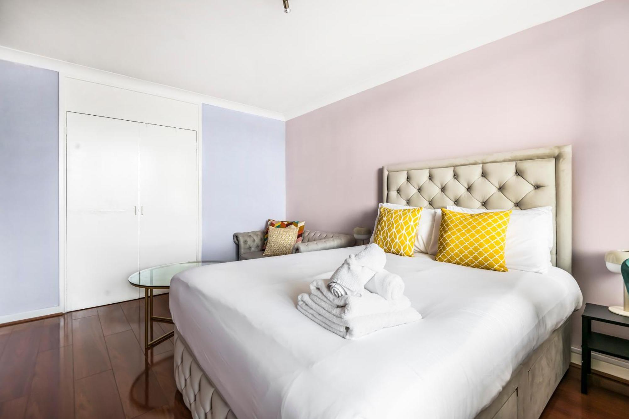 Riverside 3Br With Easy Transport 20Mins To City Centre Londra Esterno foto