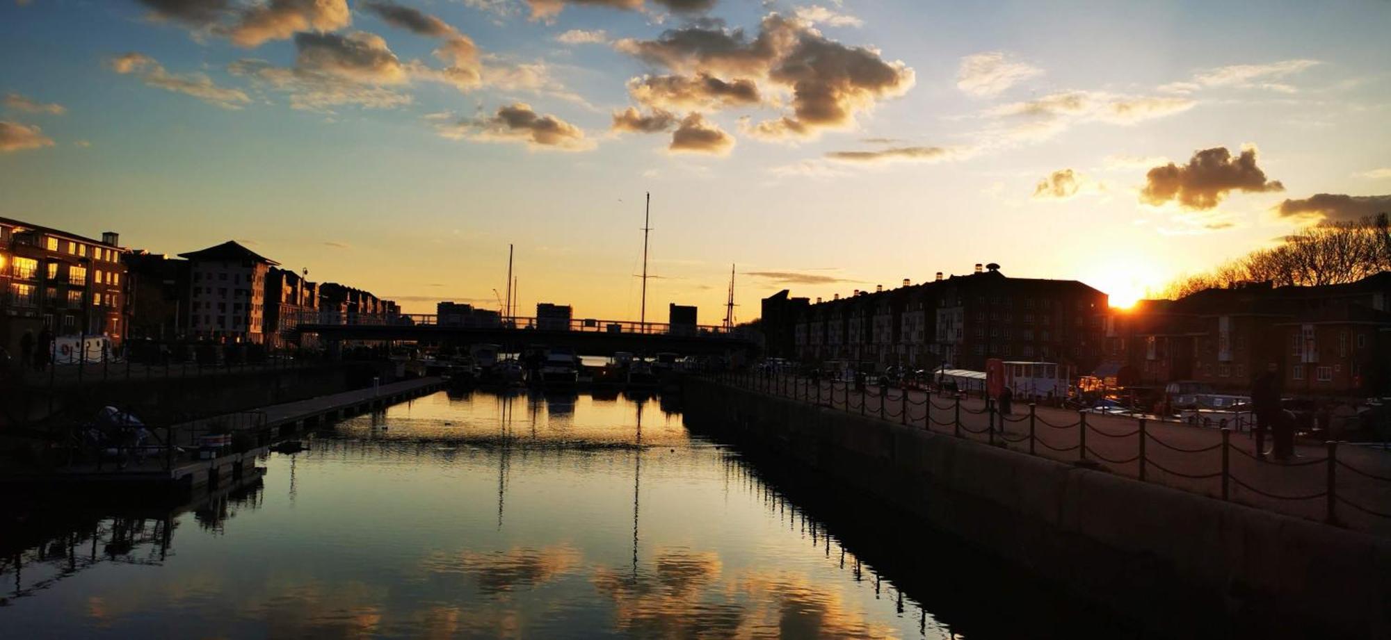 Riverside 3Br With Easy Transport 20Mins To City Centre Londra Esterno foto