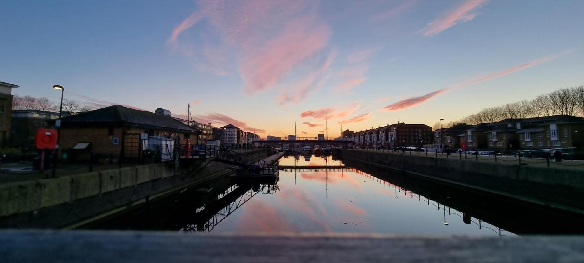 Riverside 3Br With Easy Transport 20Mins To City Centre Londra Esterno foto
