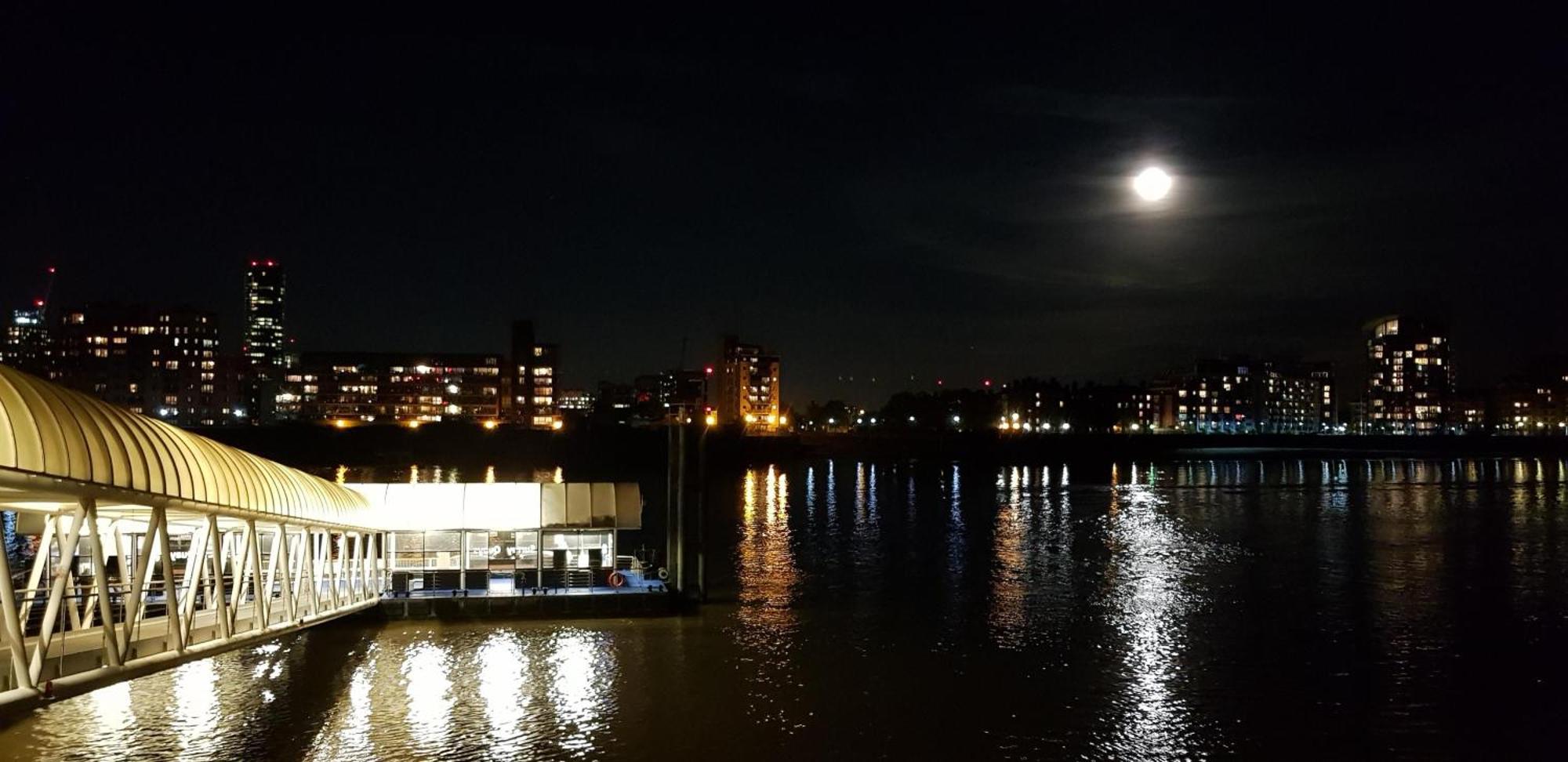 Riverside 3Br With Easy Transport 20Mins To City Centre Londra Esterno foto