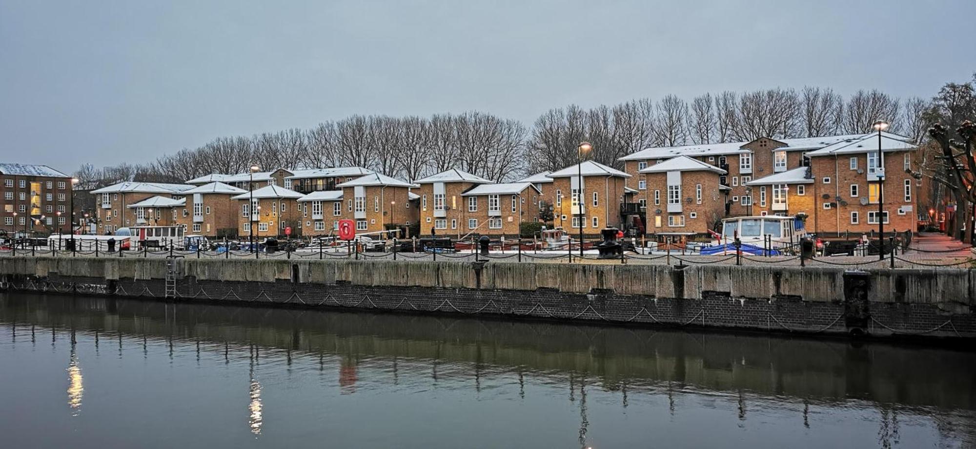 Riverside 3Br With Easy Transport 20Mins To City Centre Londra Esterno foto